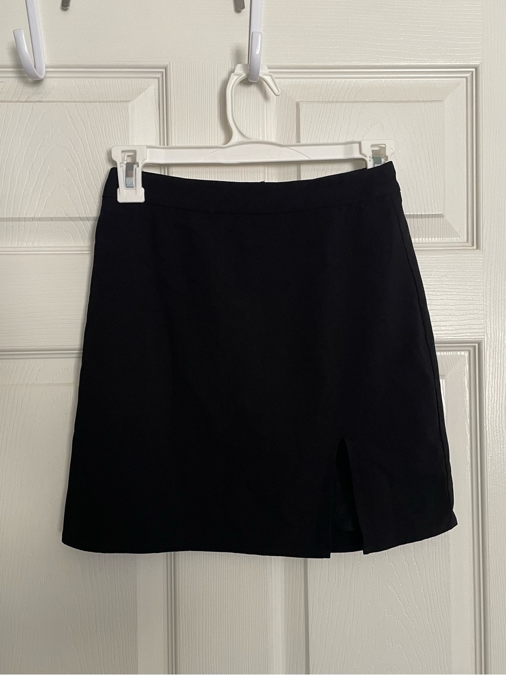 White Fox Black Women's XS Mini Skirt with Front Slit